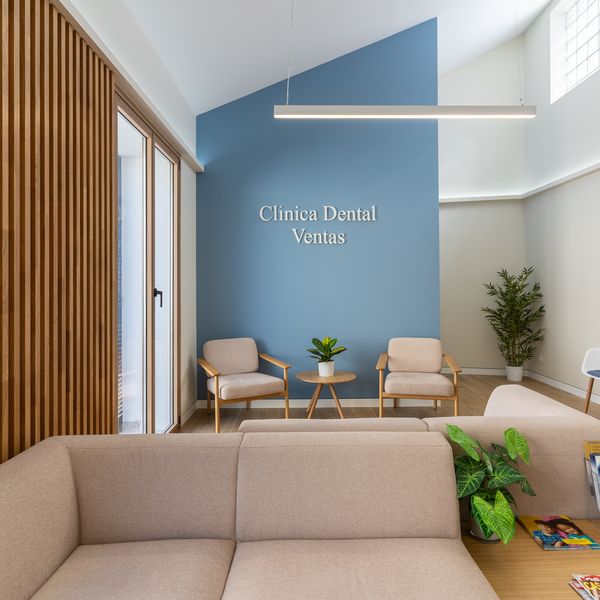 sala de espera clinica dental ventas toledo invisalign implantes dentales