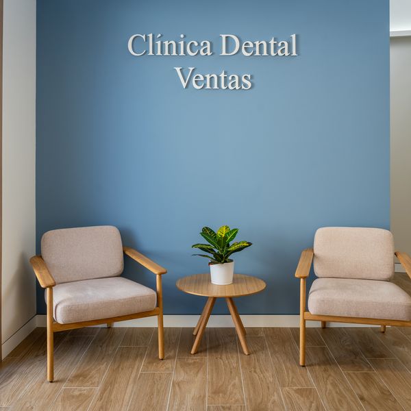 sala de espera clinica dental ventas toledo invisalign implantes dentales
